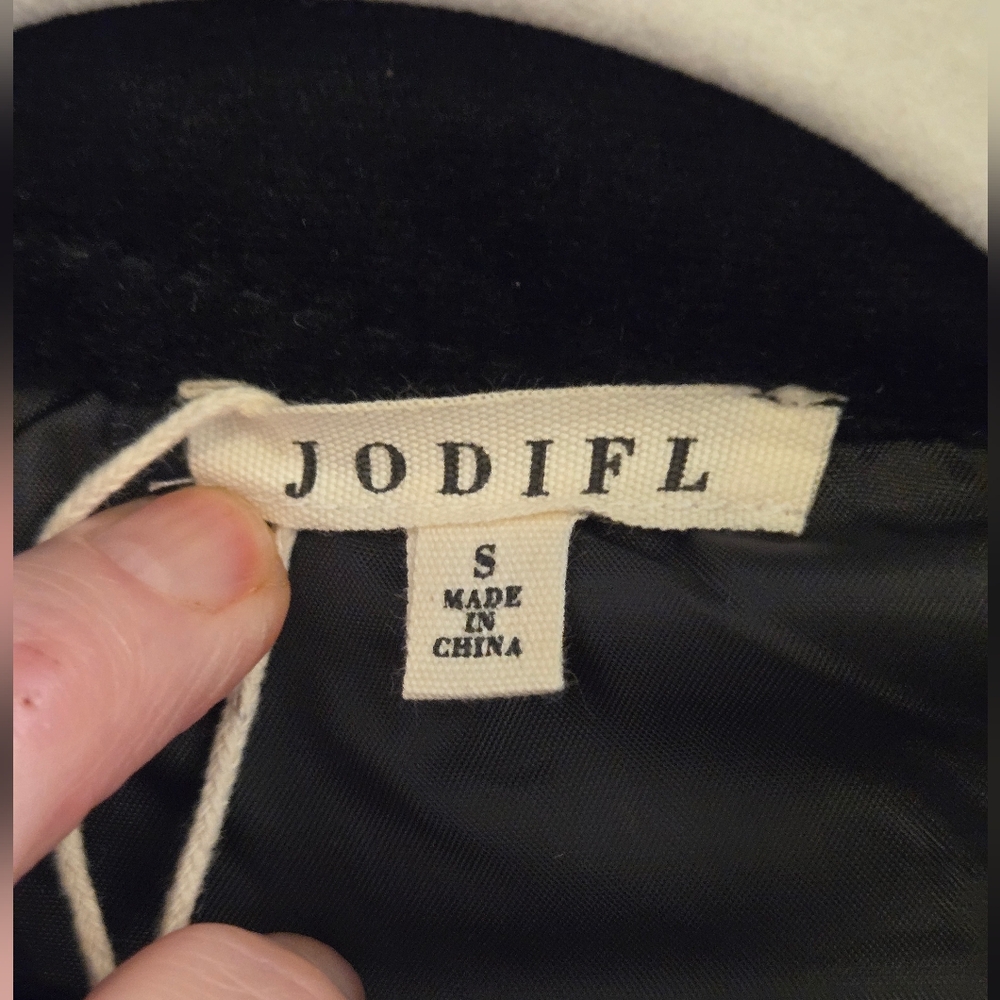 Jodifl NWT Quilted Jacket With Floral Sleeves and Front Pockets Small - Picture 6 of 10
